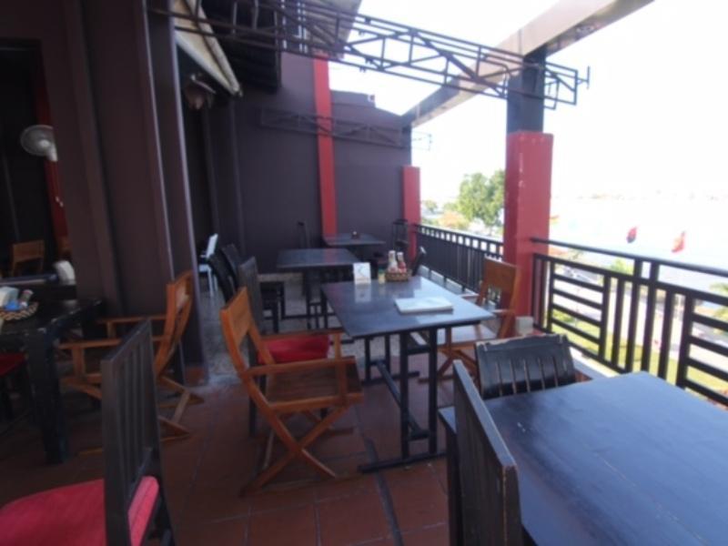 Tonle Khmer Guesthouse And Sky Bar Phnom Penh Exterior foto