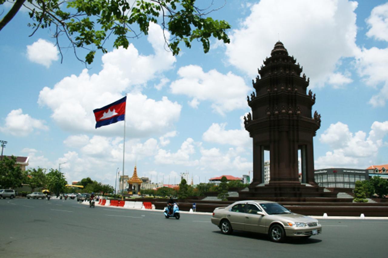 Tonle Khmer Guesthouse And Sky Bar Phnom Penh Exterior foto